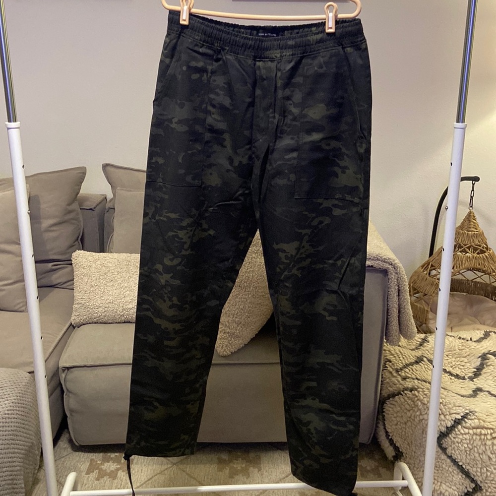 Raised By Wolves multicam black pants. Mens size Large